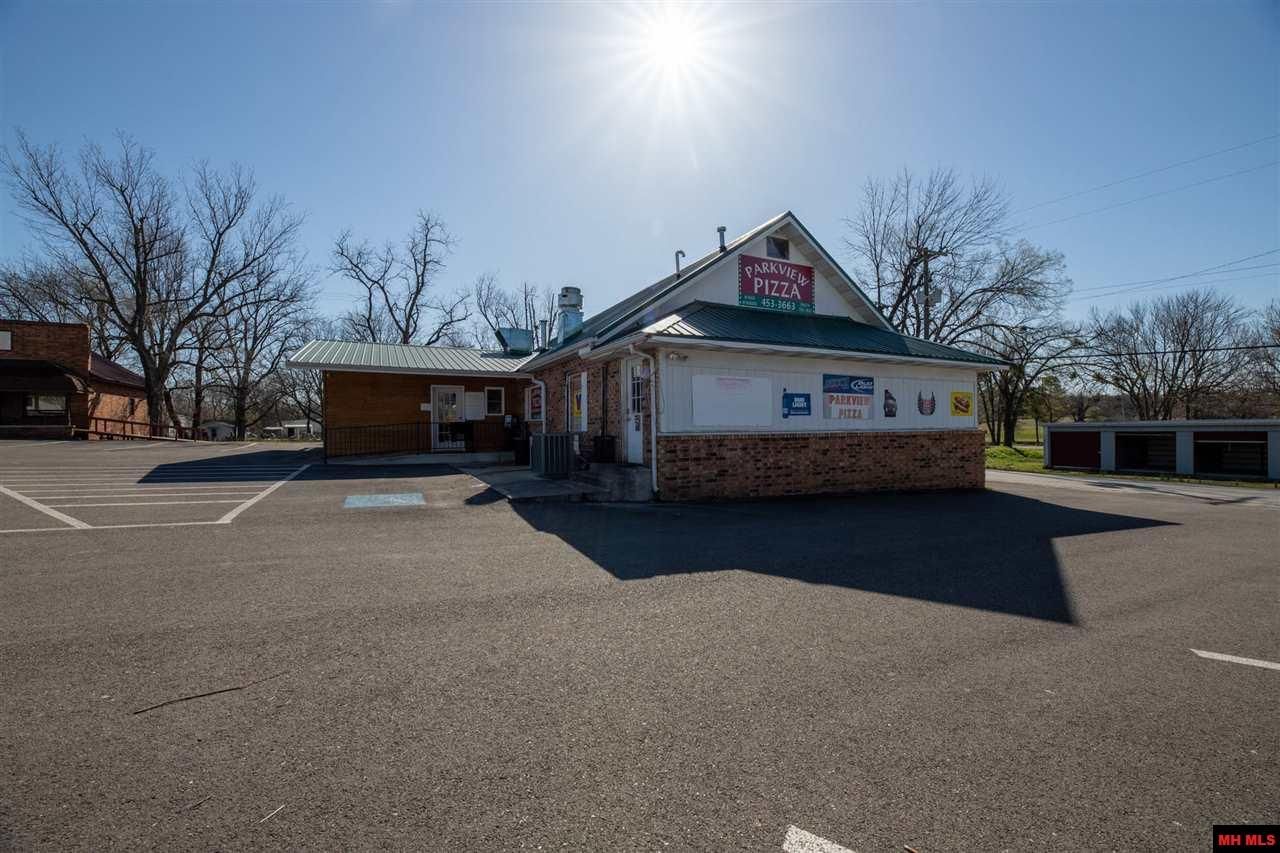 108 S 2nd St, Flippin, AR 72634